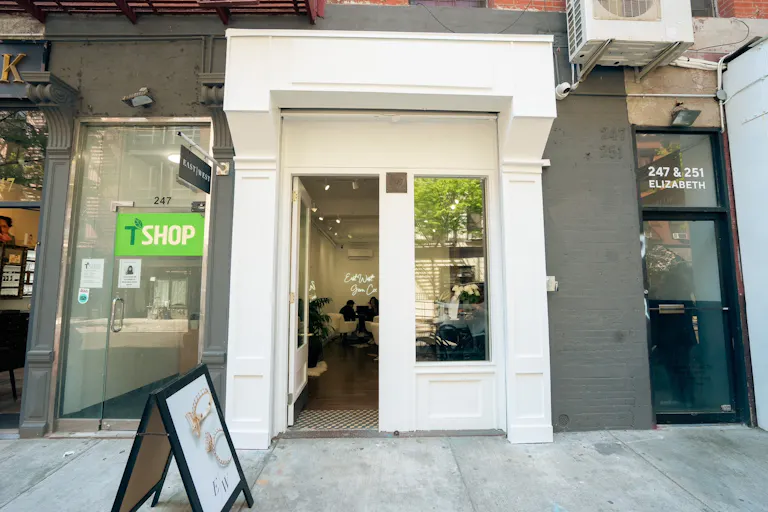 Modular White-Box Gallery Space in Nolita - Image 4