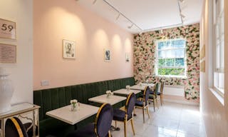 Beautiful Hyde Park Store - Image 3