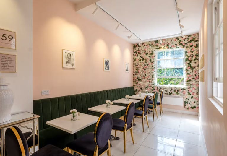 Beautiful Hyde Park Store - Image 3