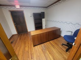 Multi-Office Space with lots of amenities! - Image 4