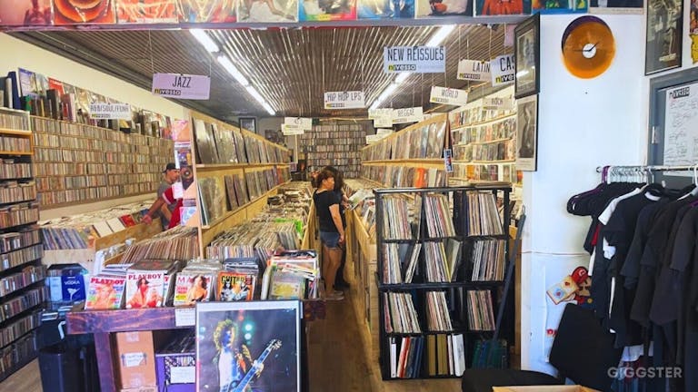 Store Stage at Nivessa Pico - Image 1