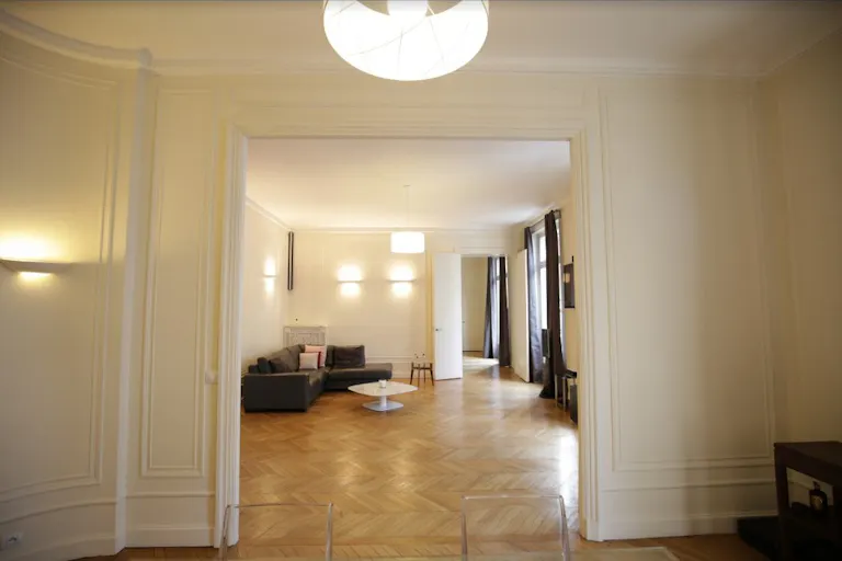 Gorgeous Showroom in Champs-�lys�es - Image 4