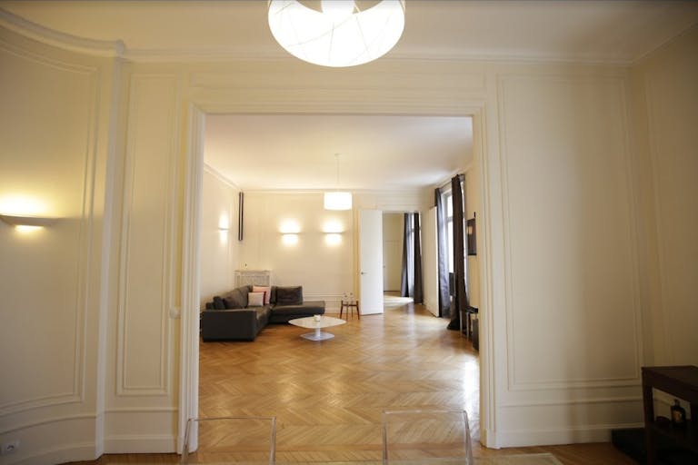 Gorgeous Showroom in Champs-�lys�es - Image 4