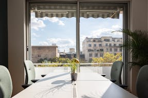 Private floor in Champs-�lys�es - Image 1