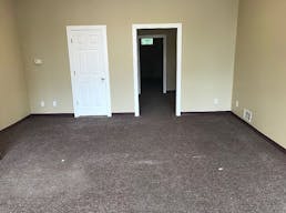 Storefront/Office space - Image 1