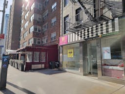 Prime location - Upper East St. Pop Up store Location ! - Image 8