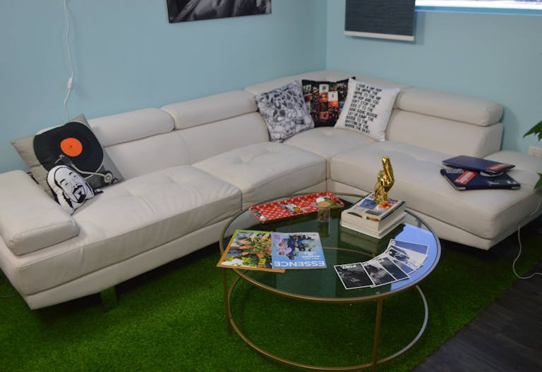 Multi-functional Creative Space in Long Beach, California - Photography, Music Recording, Podcast & More! - Image 4