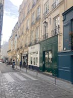 Charming Gallery in Le Marais - Image 9