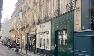 Charming Gallery in Le Marais - Image 9