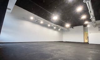 Modern chic industrial - Image 0