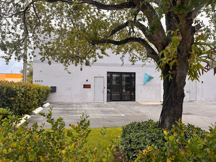 Elegant Tropical Gallery Space in the Heart of Miami?s Art Scene - Image 3