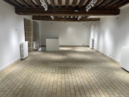 Showroom Place des Vosges au coeur du Marais sur cour class�e - Image 4