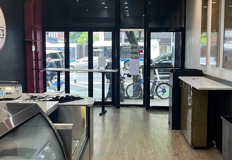 Modern Midtown Restaurant and Bar - Image 1