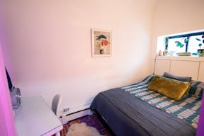 Colorful Spacious Garden Apartment - Image 13