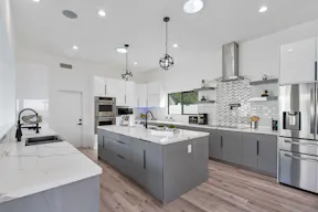 Super Mansion with Los Angeles 360 Views - Image 28