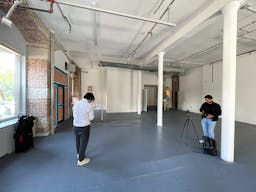 Prime corner pop-up store in Park Slope, on subway line - Image 2