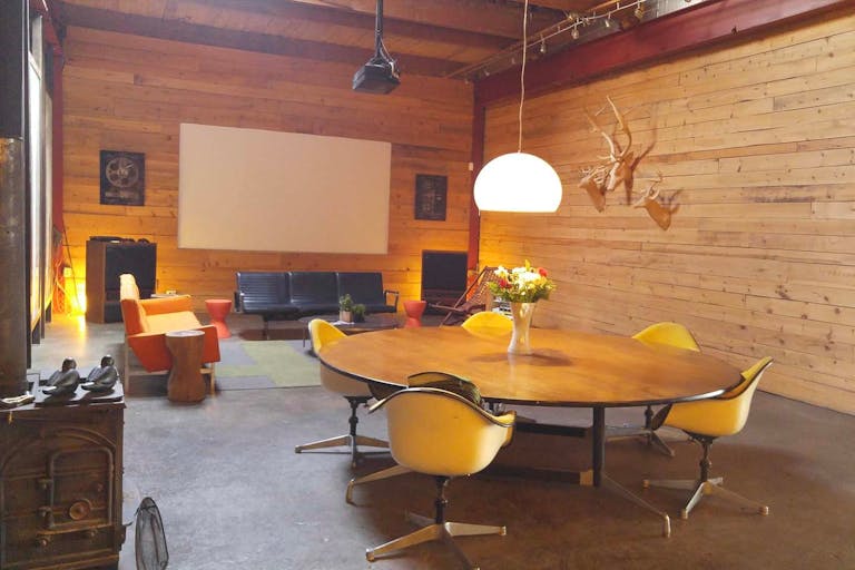 Spacious Studio in West Chicago - Image 3