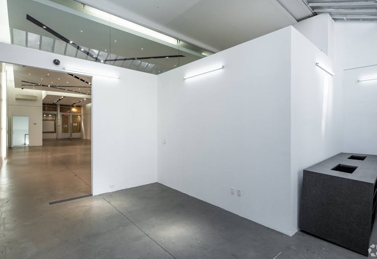 Soaring SoHo Retail Space - Image 4