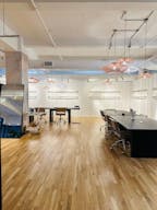 Luxury Apparel Showroom for High-End Fashion Brands - Image 5