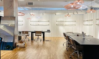 Luxury Apparel Showroom for High-End Fashion Brands - Image 5