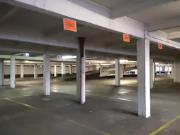 Former Garage with Rooftop - Image 4