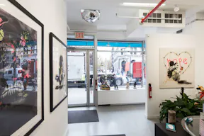 Bright Gallery in Trendy Bowery - Image 1