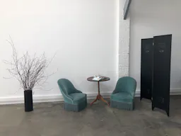 Studio on courtyard in a former artist's studio - Image 1