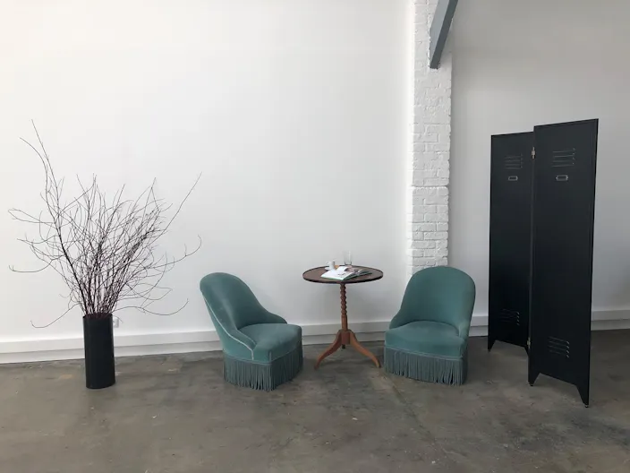 Studio on courtyard in a former artist's studio - Image 1