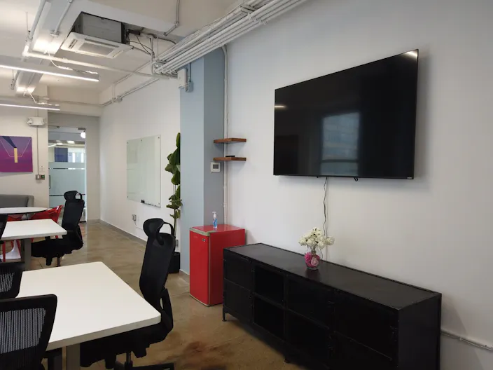 Modern work space - Image 2