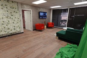 CONTENT CREATOR LOUNGE - Image 5