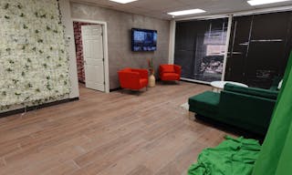 CONTENT CREATOR LOUNGE - Image 5