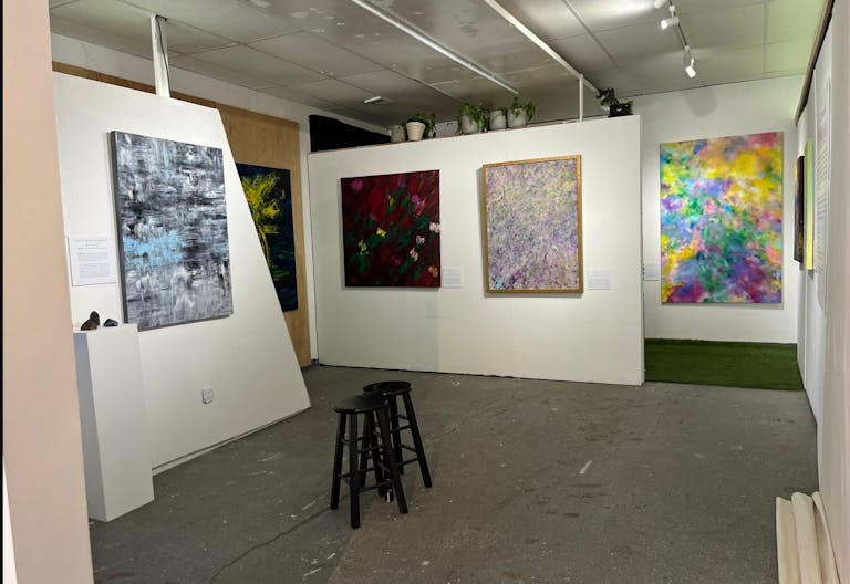 A storefront whitebox gallery space - Perfect for pop-up shops and art exhibits. - Image 3