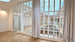 Loft industriel avec verrière zénithale - Image 18