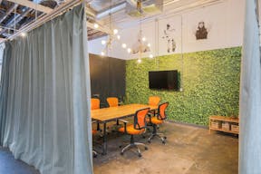 Airy, Urban Oasis in the Arts District - Image 11