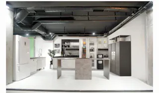 Elevate Your Event Experience in Istanbul's Chic Studio - Image 13