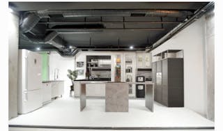 Elevate Your Event Experience in Istanbul's Chic Studio - Image 13