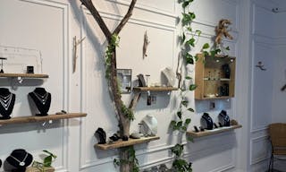 Charming Boutique Space in Upper West Side ? Nature-Inspired Artistry - Image 4