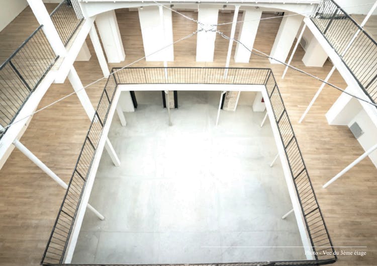 1,200 sqm Grand Showroom on Rue Saint-Merri, Paris