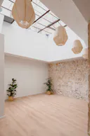 Espace lumineux et atypique pour tournage, shooting & casting – idéal Fashion Week, pop-up stores & showrooms - Image 0