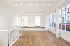 Rue de Turenne Corner Pop Up Boutique - Image 10