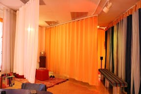 *New* Vibrant Silverlake Flex Space for Meetings, Workshops & Small Pop-Ups - Image 9