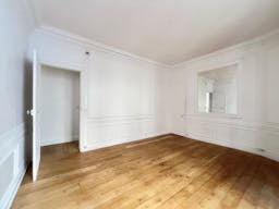 Splendid showroom rue Saint Honoré - Place Vendôme, in the heart of Paris fashion & culture district. - Image 14