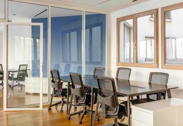 Location bureau Paris 18 : espace cl�-en-main pouvant accueillir jusqu?� 45 postes sur une superficie de 230m2 - Image 1