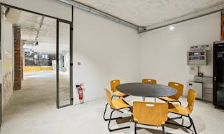 Amazing Award Winning Showroom - Image 16