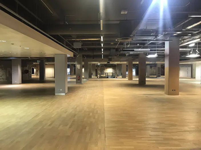 Unique and Atypical Space in Paris - Former Shopping Mall - Image 2