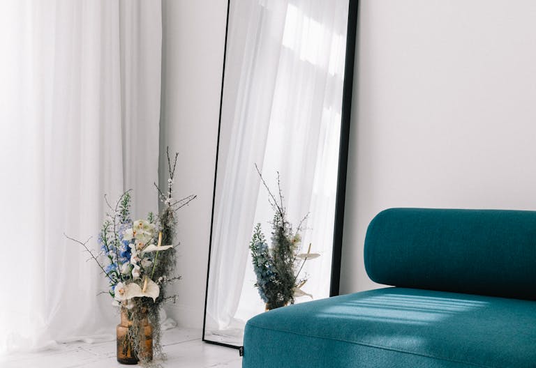 Studio Stellar, a versatile sunlit space. - Image 2