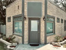 Boutique with parking space - Image 0