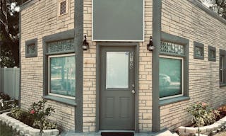 Boutique with parking space - Image 0