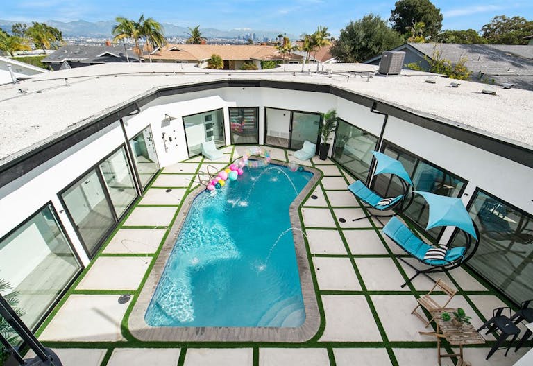 Super Mansion with Los Angeles 360 Views - Image 0