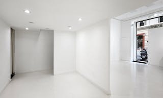 Espace white cube sur rue en plein Marseille - Image 6